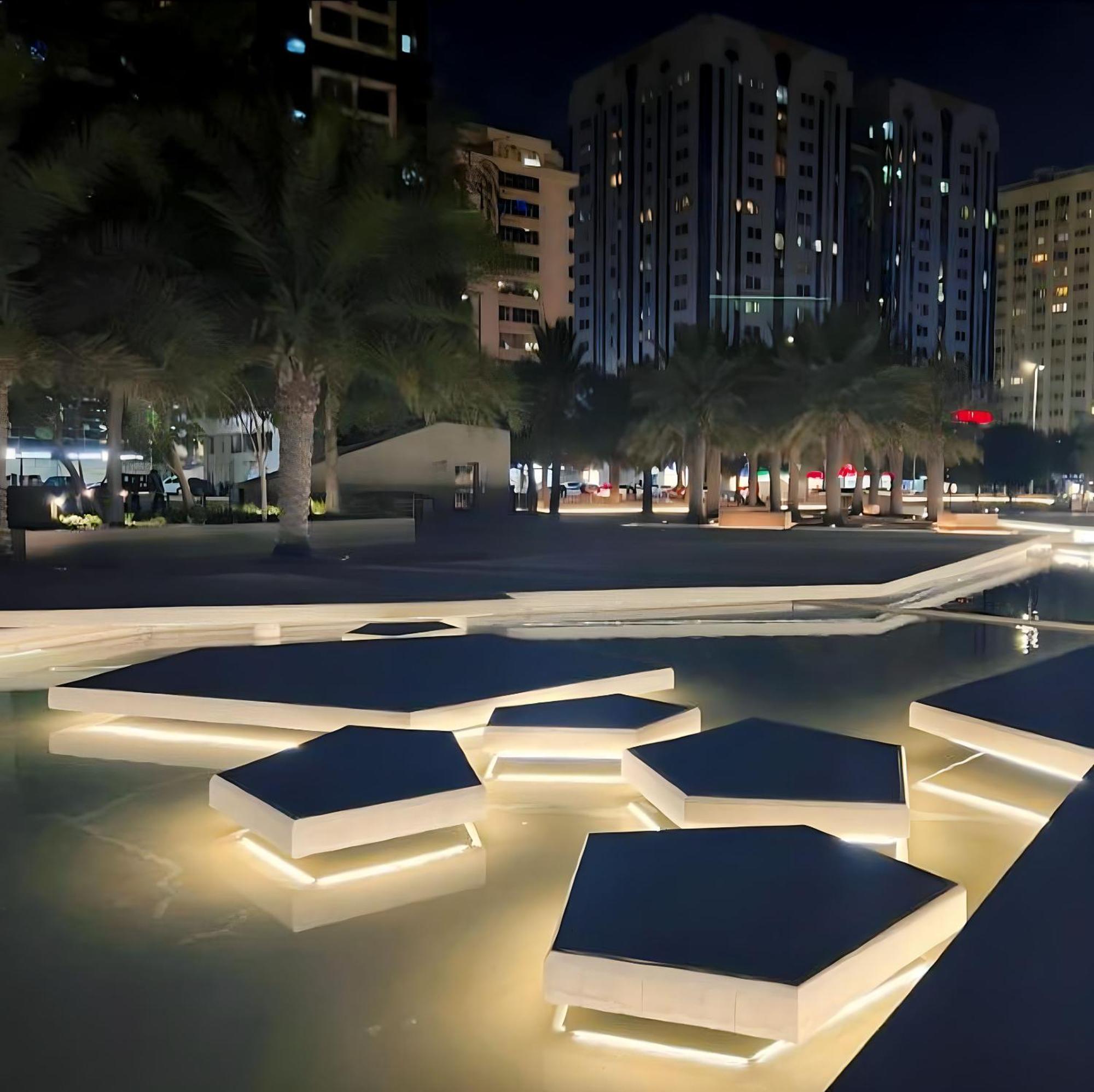 Corniche Street - Stunning Room Abu Dhabi Buitenkant foto